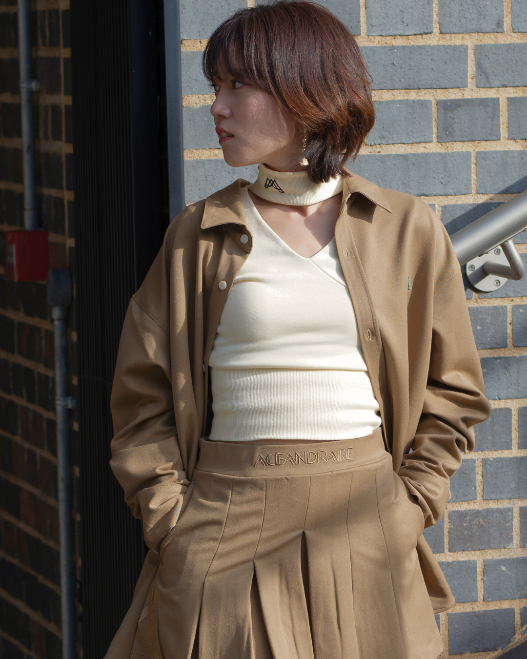 KNIGHTSBRIDGE CHOKER NECK / ROYAL MILK