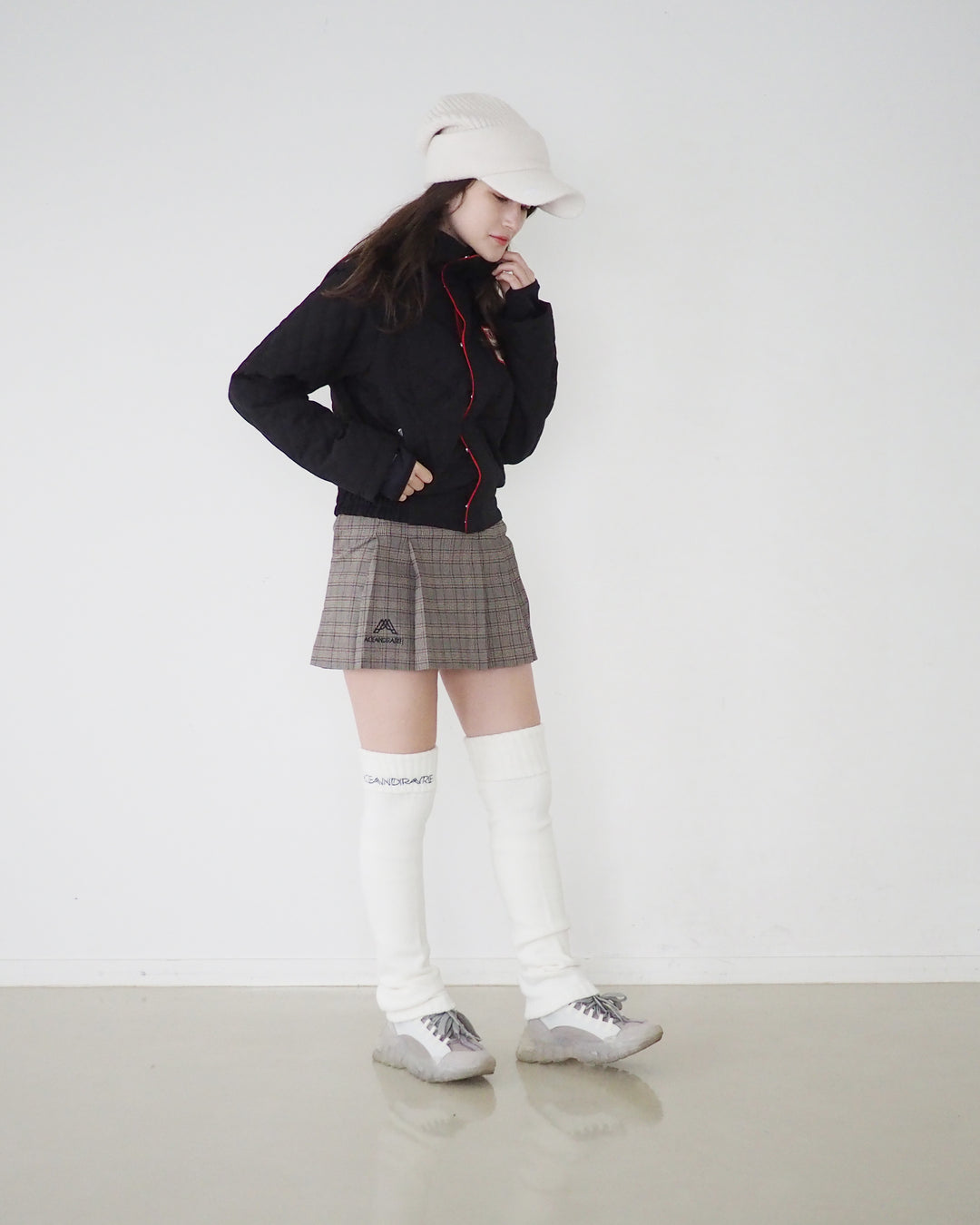 dimmoir BIGロゴニーハイレッグウォーマー white dimmoir BIGロゴニーハイレッグウォーマー white - メルカリ