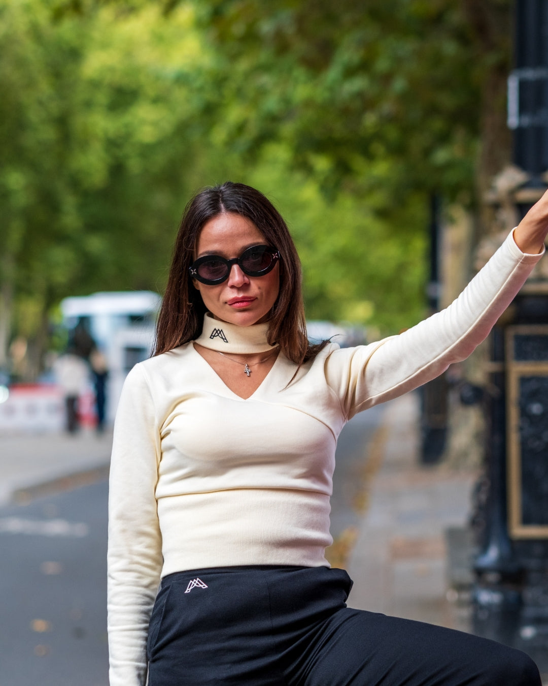 KNIGHTSBRIDGE CHOKER NECK / ROYAL MILK
