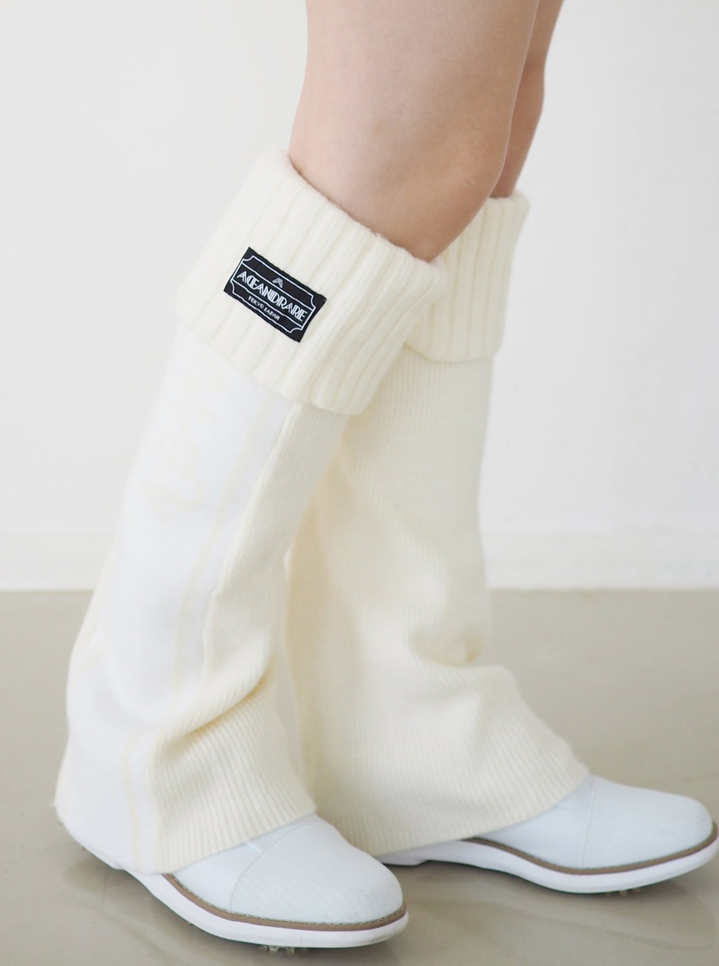 BOOTS CUT BLANKET LEG WARMER / WHITE