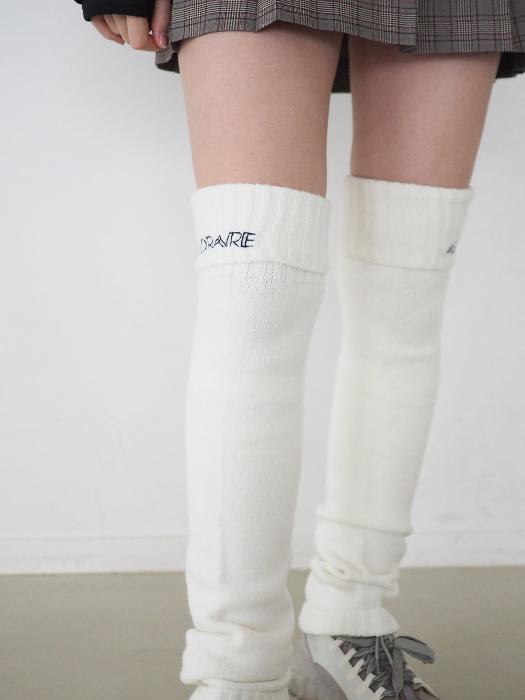 SLIM ニーハイ レッグウォーマー / WHITE – ACEANDRARE